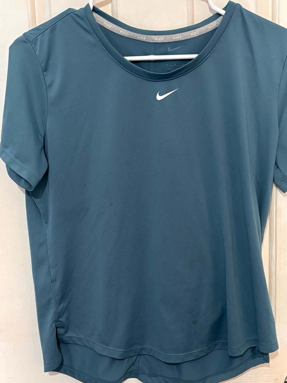 Nike Women's Dri-FIT Athletic Performance T-Shirt Size Medium